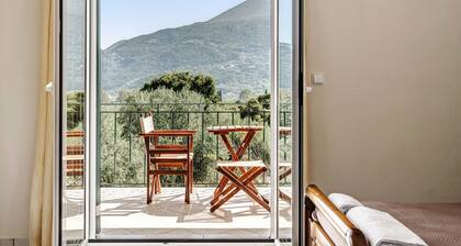 Studio Apartment Daratos studio 1 with Sea View, Shared Garden & Wi-Fi
