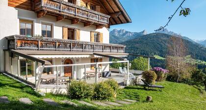 Apartment Häuslerhof Larix with Mountain View & Wi-Fi
