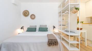 1 slaapkamer, een bureau, een strijkplank/strijkijzer, gratis wifi