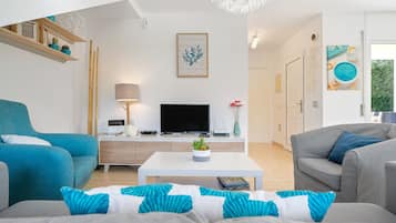 Tv, dvd-spelare och en stereo