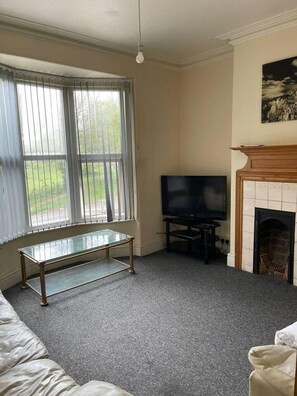 Apartment, 1 Queen Bed | 1 bedroom, iron/ironing board, bed sheets