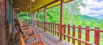Slaty Fork Escape w/ Mountain View + Hot Tub!