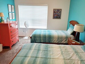 3 bedrooms, desk, free WiFi, bed sheets