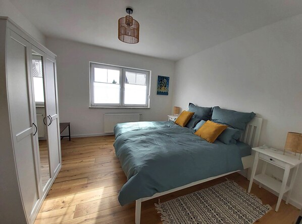 2 habitaciones, tabla de planchar con plancha y wifi gratis 