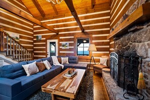 Smart TV, fireplace, books - Boulder Pointe- fire pit, hot tub, incredible views! (Mentone)