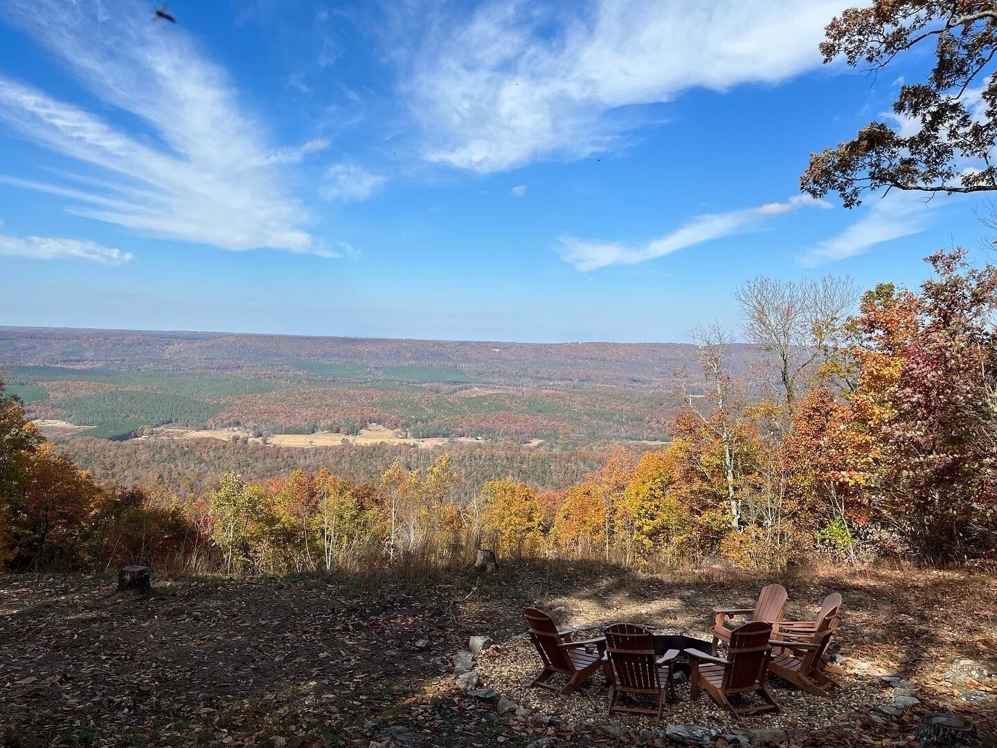 Boulder Pointe- fire pit, screened porch with hot tub and amazing views