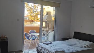 Apartemen | 2 kamar tidur, setrika/meja setrika, Wi-Fi gratis, dan seprai linen
