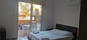 Apartment | 2 bedrooms, iron/ironing board, free WiFi, bed sheets