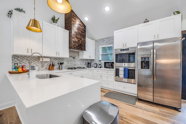 Frigorífic, microones, forn i placa de cuina