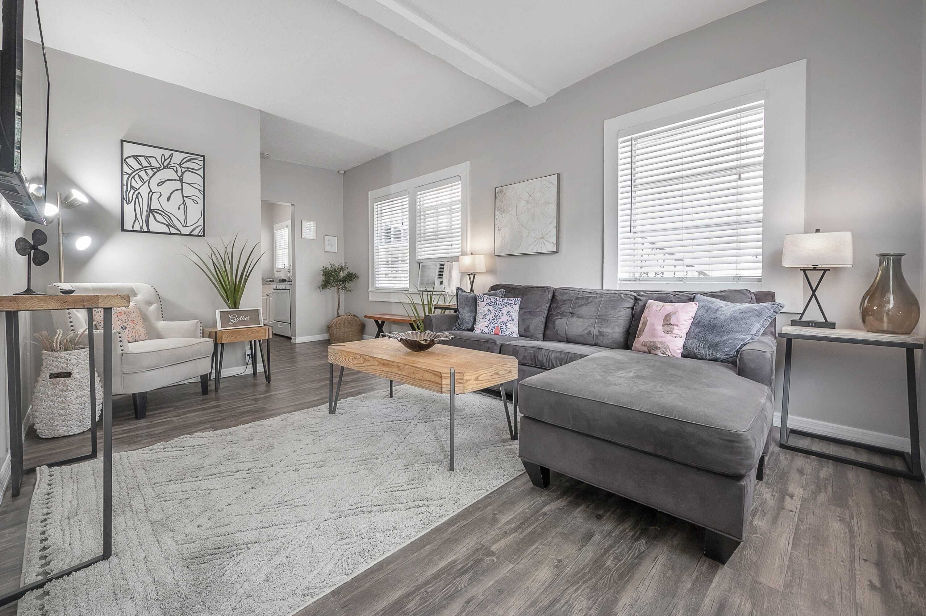 "Bourbon on Second" - Grill|Downtown St Pete