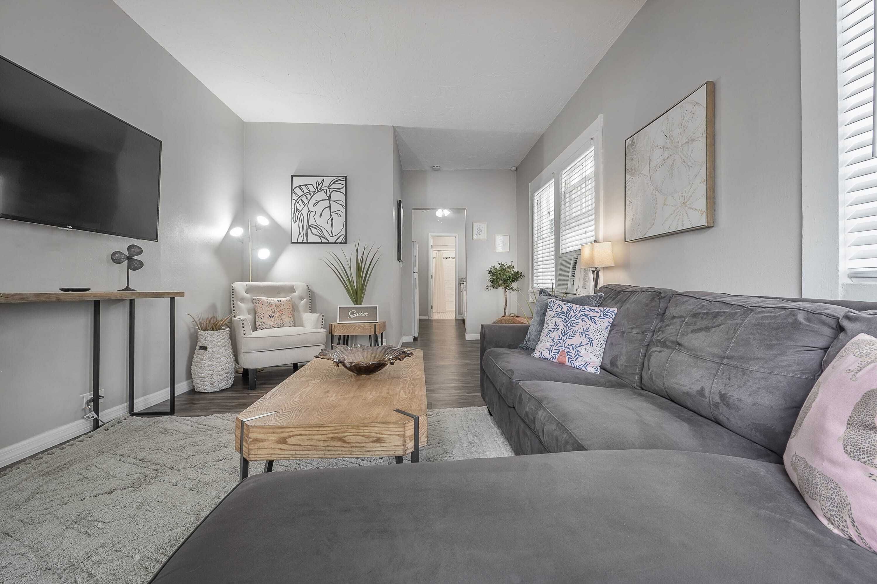 "Bourbon on Second" - Grill|Downtown St Pete