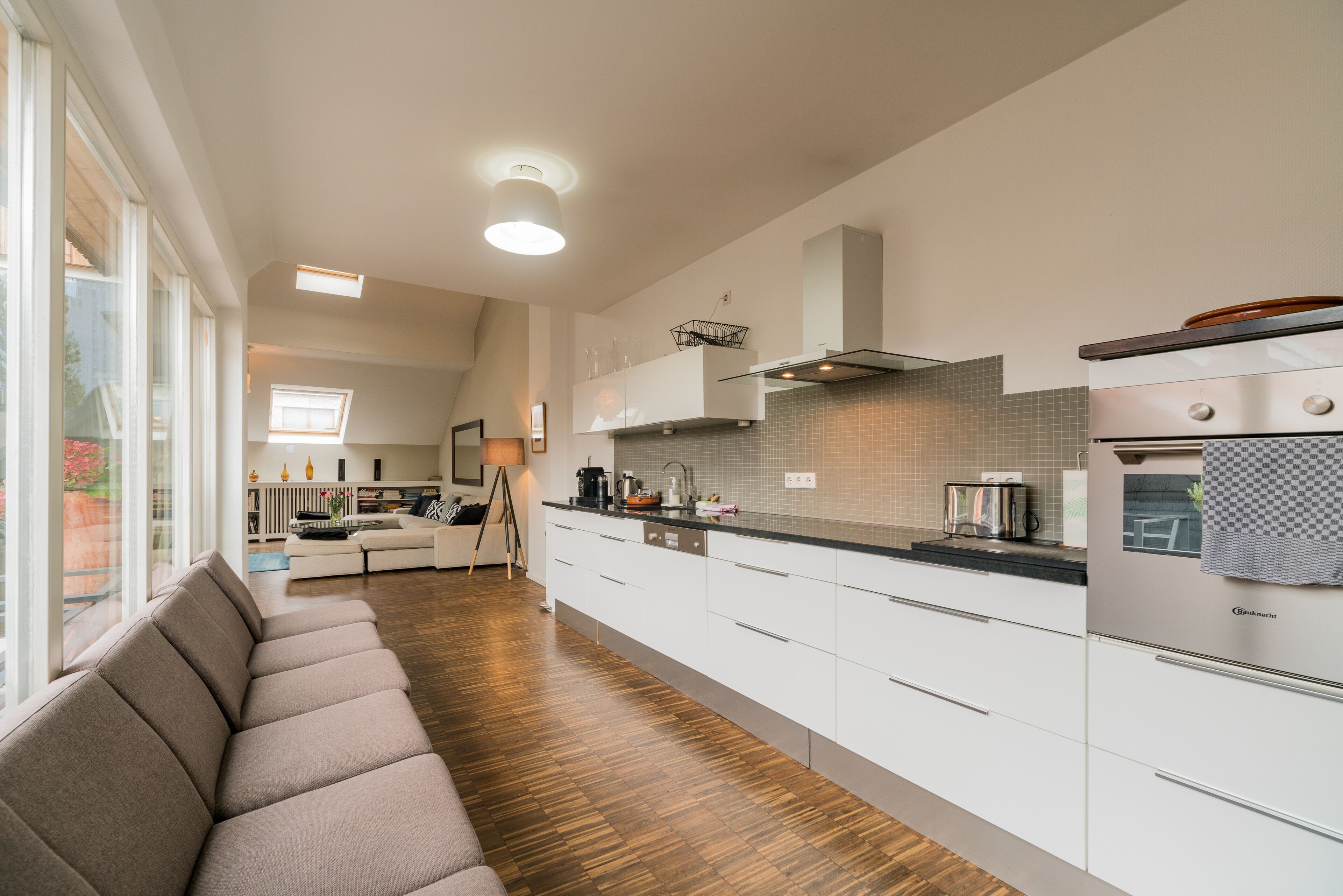 Spacious, luxurious top floor apartment with terrace in Berlin MITTE