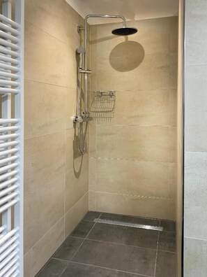 Comfort Double Room | Bathroom | Towels