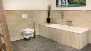 Comfort Double Room | Bathroom | Towels