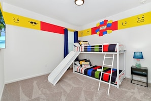 12 Schlafzimmer, Bügeleisen/Bügelbrett, Reisekinderbett