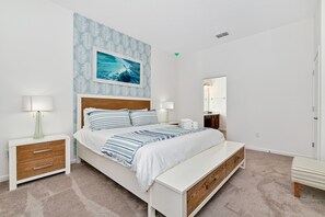 12 habitaciones, tabla de planchar con plancha y cuna de viaje 