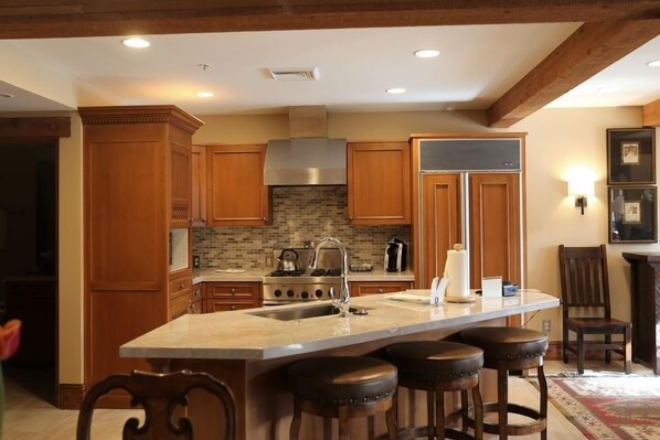 Studio | Private kitchen - Deluxe Studio Hotel Room by Redawning (Park City)