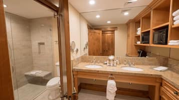 Suite, 4 Bedrooms | Bathroom