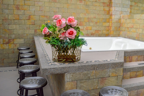 Behandlingsrum til par, kropsbehandlinger, aromaterapi