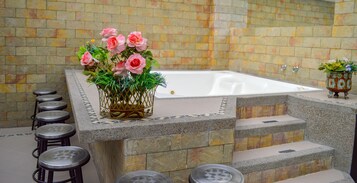 Salas de tratamiento para parejas, tratamientos corporales, aromaterapia