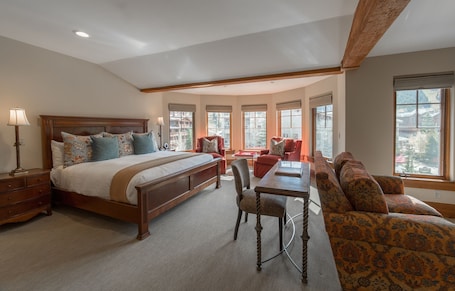 Room, 1 Bedroom | 1 bedroom. Deluxe King 1 Bedroom Hotel Room by RedAwning