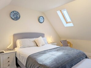 3 chambres, fer et planche à repasser, Wi-Fi gratuit, draps fournis