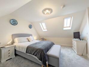 3 chambres, fer et planche à repasser, Wi-Fi gratuit, draps fournis