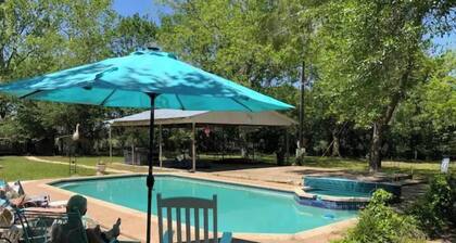 Victorian 1920s 5 bdrm w/ Pool, antiquer’s dream