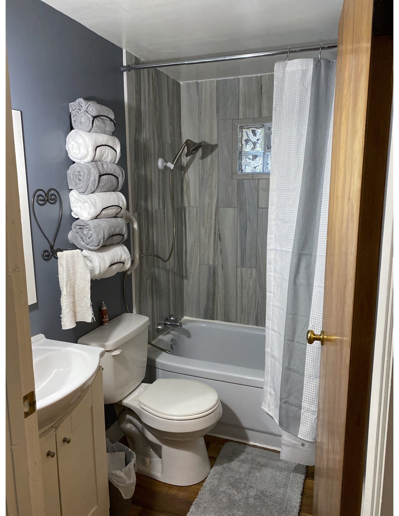 SPORTSMAN/COUPLES RETREAT. Close to Lakes, Rivers, & Beautiful Ludington