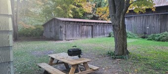 SPORTSMAN/COUPLES RETREAT. Close to Lakes, Rivers, & Beautiful Ludington