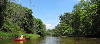 SPORTSMAN/COUPLES RETREAT. Close to Lakes, Rivers, & Beautiful Ludington