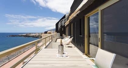 Volcán de Isora, Spectacular Duplex Seafront with awesome sunsets !!!