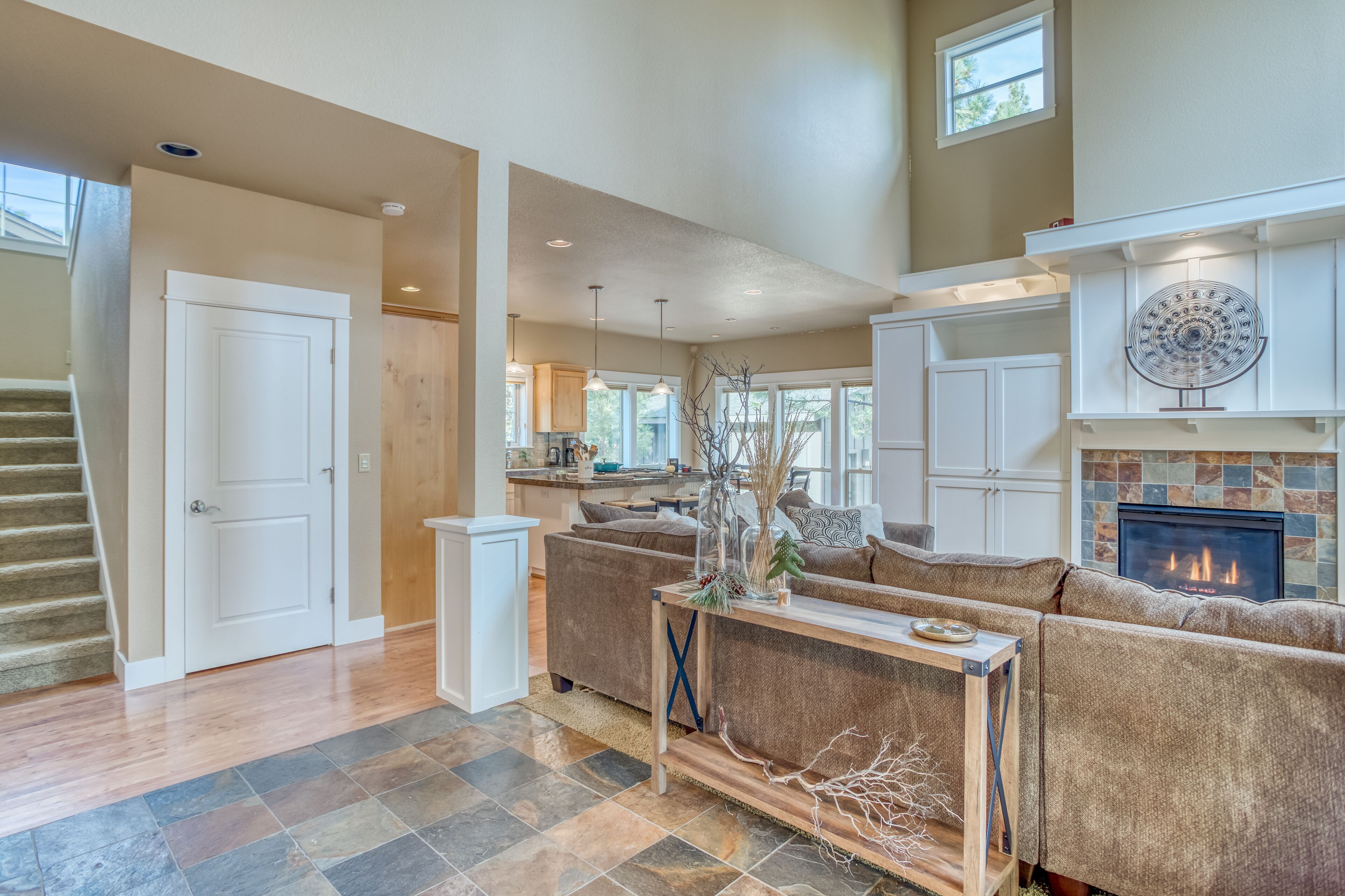 Gorgeous Home with Mt. Bachelor Village Amenities Perched Above Deschutes!