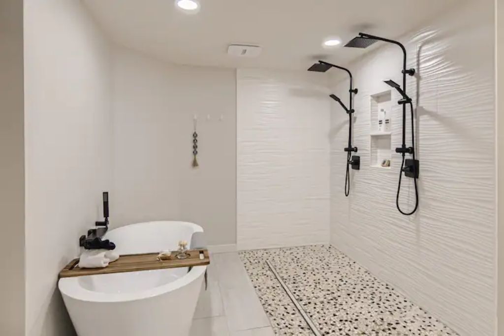 Memories @ Madison House+King bed+Spa bath+Arcade