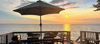 Lakefront Getaway at Renshaw Bay