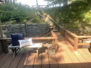 Terrace/patio - Lakefront Getaway at Renshaw Bay (Mannsville)