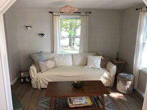 Smart TV, DVD player - Lakefront Getaway at Renshaw Bay (Mannsville)
