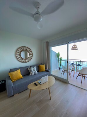 Living area - Apartamento Primera Línea de Playa (Velilla-Taramay)