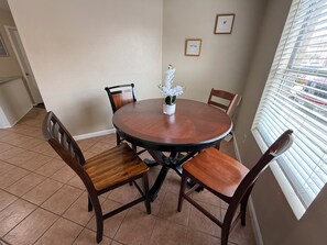 Dining - The Sweet Spot: Cozy & Cute 2BR/ 2BA in Asiantown (Houston)