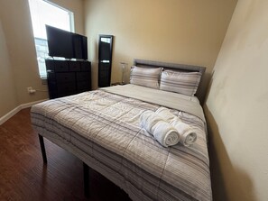 2 chambres, bureau, Wi-Fi gratuit, draps fournis