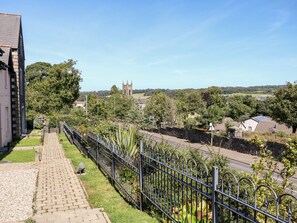 Property grounds - 4 The Cloisters (Bushmills)