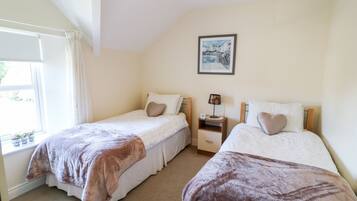 3 kamar tidur dan didekorasi berbeda-beda