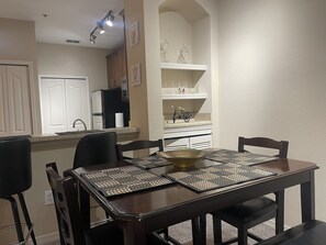 Dining - Apartament near Disney (Orlando)