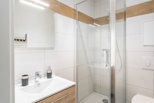 Gemütlich 1 - Zwei Schlafzimmer Wohnung, Schläft 4