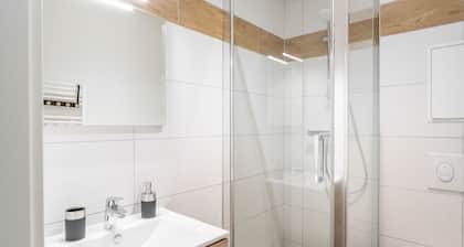 Gemütlich 1 - Two Bedroom Apartment, Sleeps 4