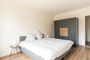 2 chambres, fer et planche à repasser, accès au Wi-Fi (inclus)