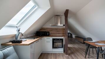 Réfrigérateur, micro-ondes, four, lave-vaisselle