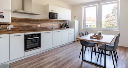 Gemütlich 4 - Two Bedroom Apartment, Sleeps 4