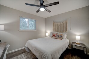 3 bedrooms, travel crib, WiFi