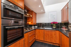 Luksusleilighet, privat bad, byutsikt (The Sky Penthouse) | Delt kjøkken